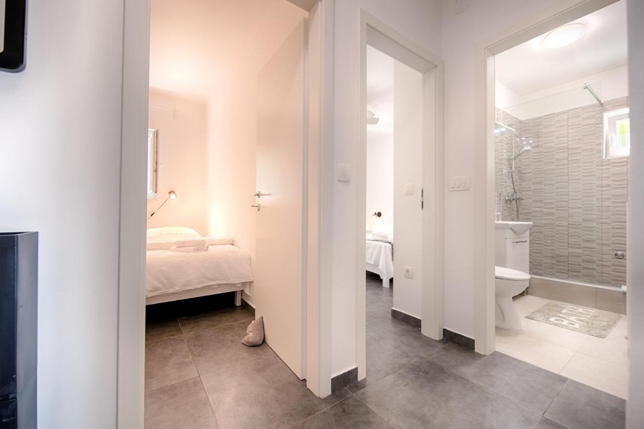 Apartmani Dule Komiza Bagian luar foto