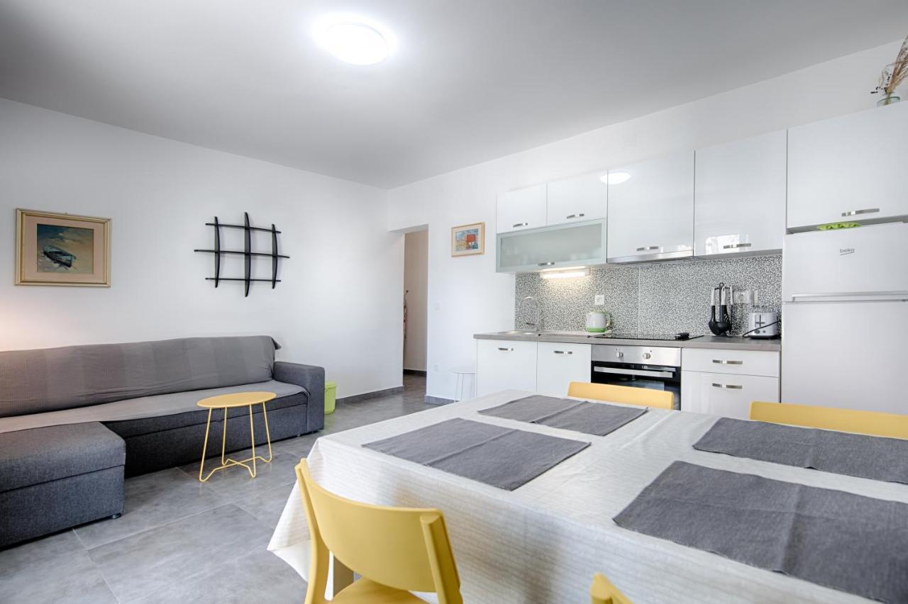 Apartmani Dule Komiza Bagian luar foto
