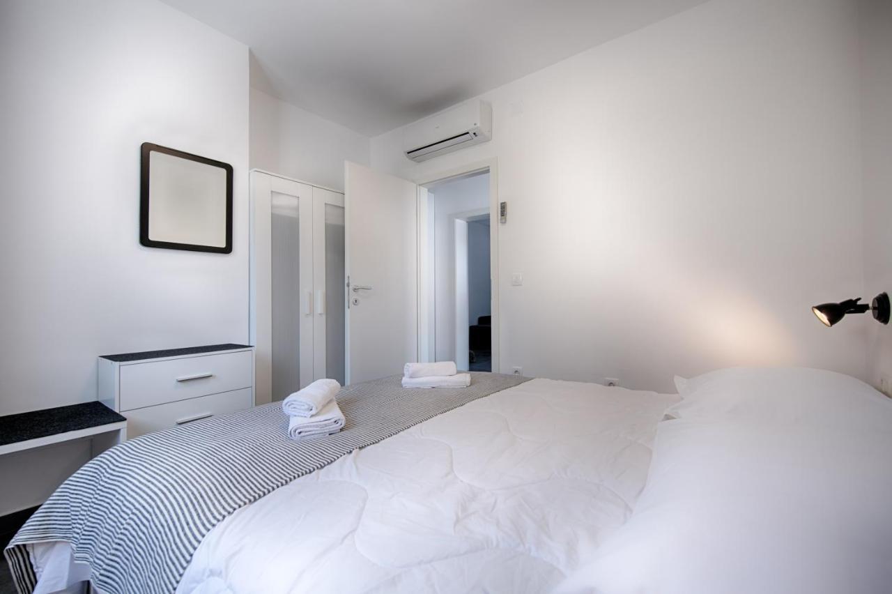 Apartmani Dule Komiza Bagian luar foto