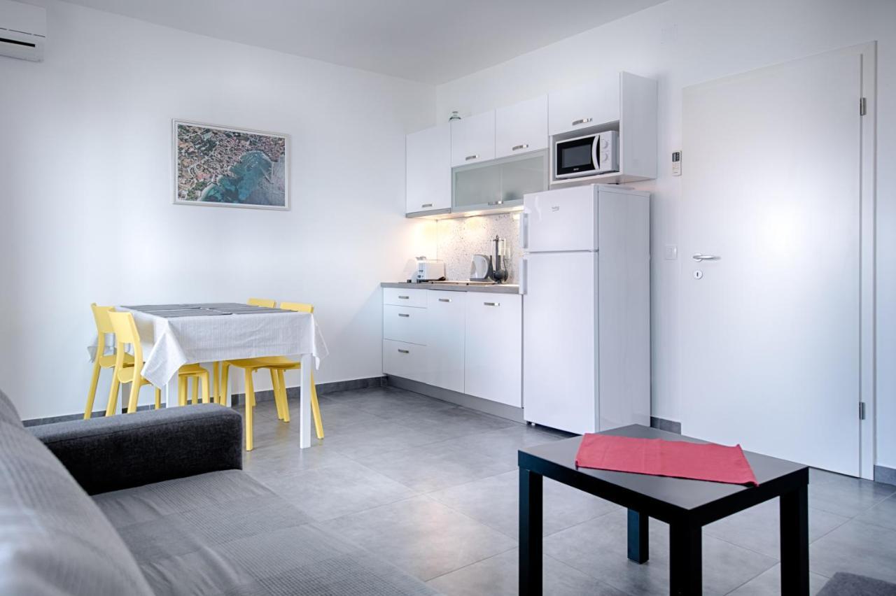 Apartmani Dule Komiza Bagian luar foto