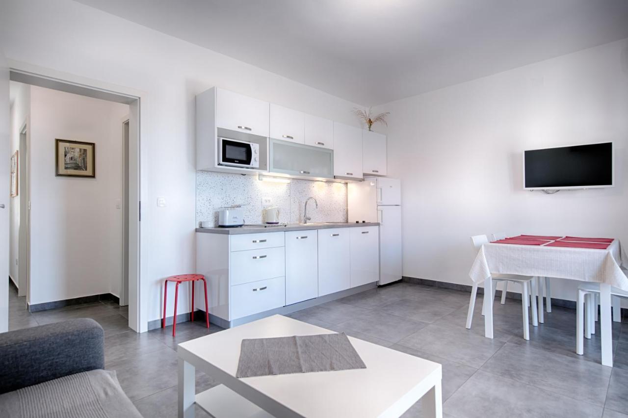 Apartmani Dule Komiza Bagian luar foto