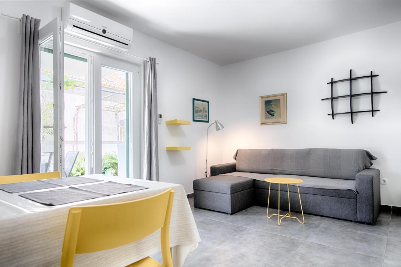 Apartmani Dule Komiza Bagian luar foto