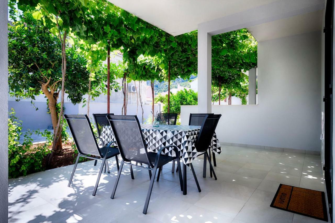 Apartmani Dule Komiza Bagian luar foto