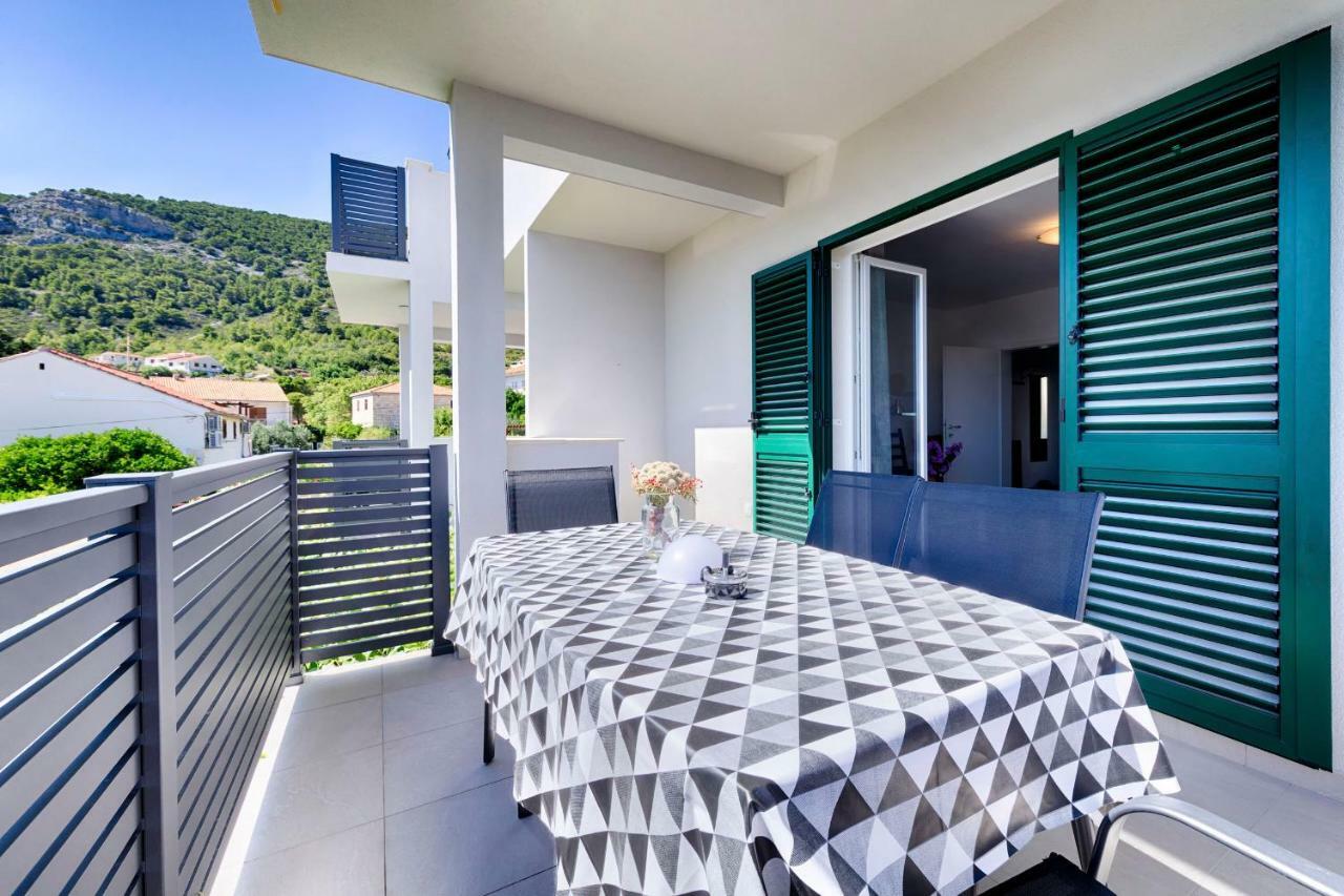 Apartmani Dule Komiza Bagian luar foto