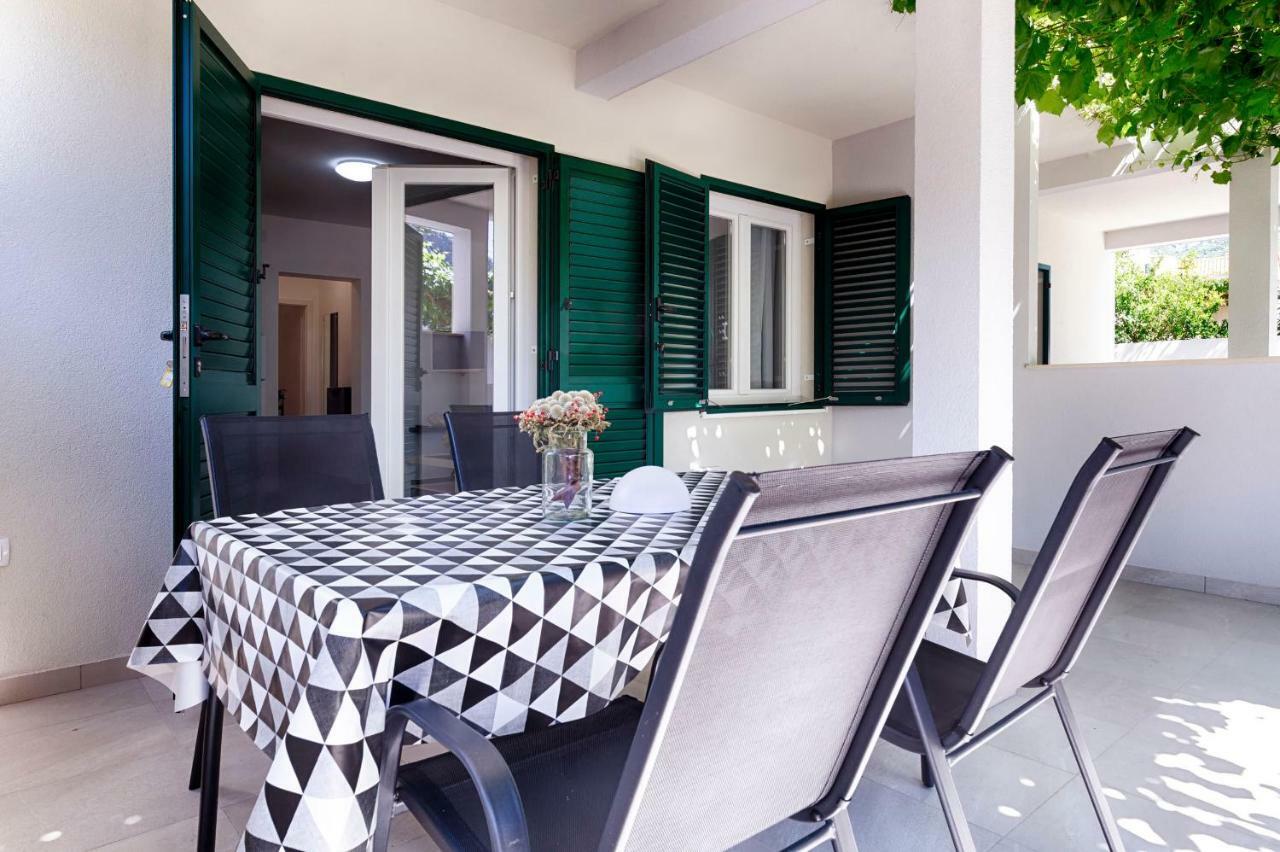 Apartmani Dule Komiza Bagian luar foto