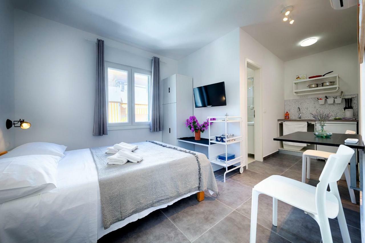 Apartmani Dule Komiza Bagian luar foto