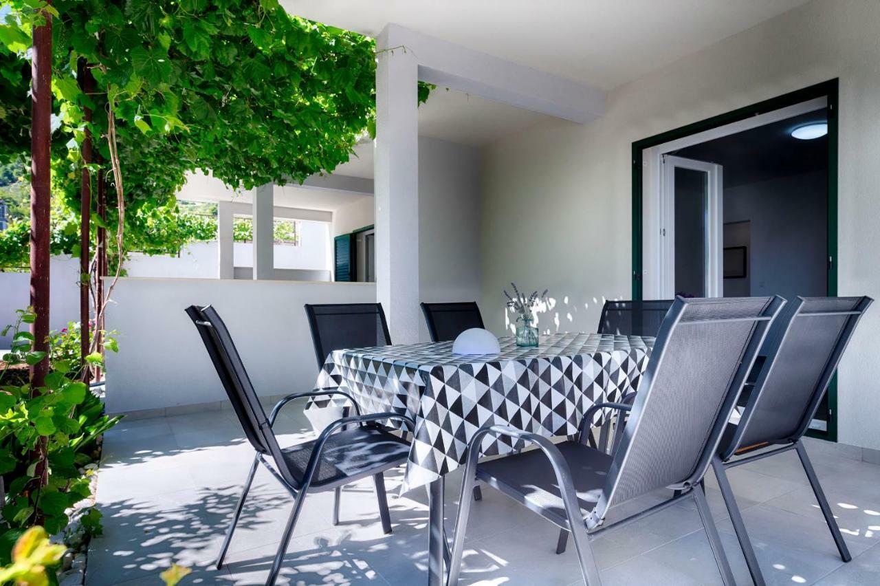 Apartmani Dule Komiza Bagian luar foto