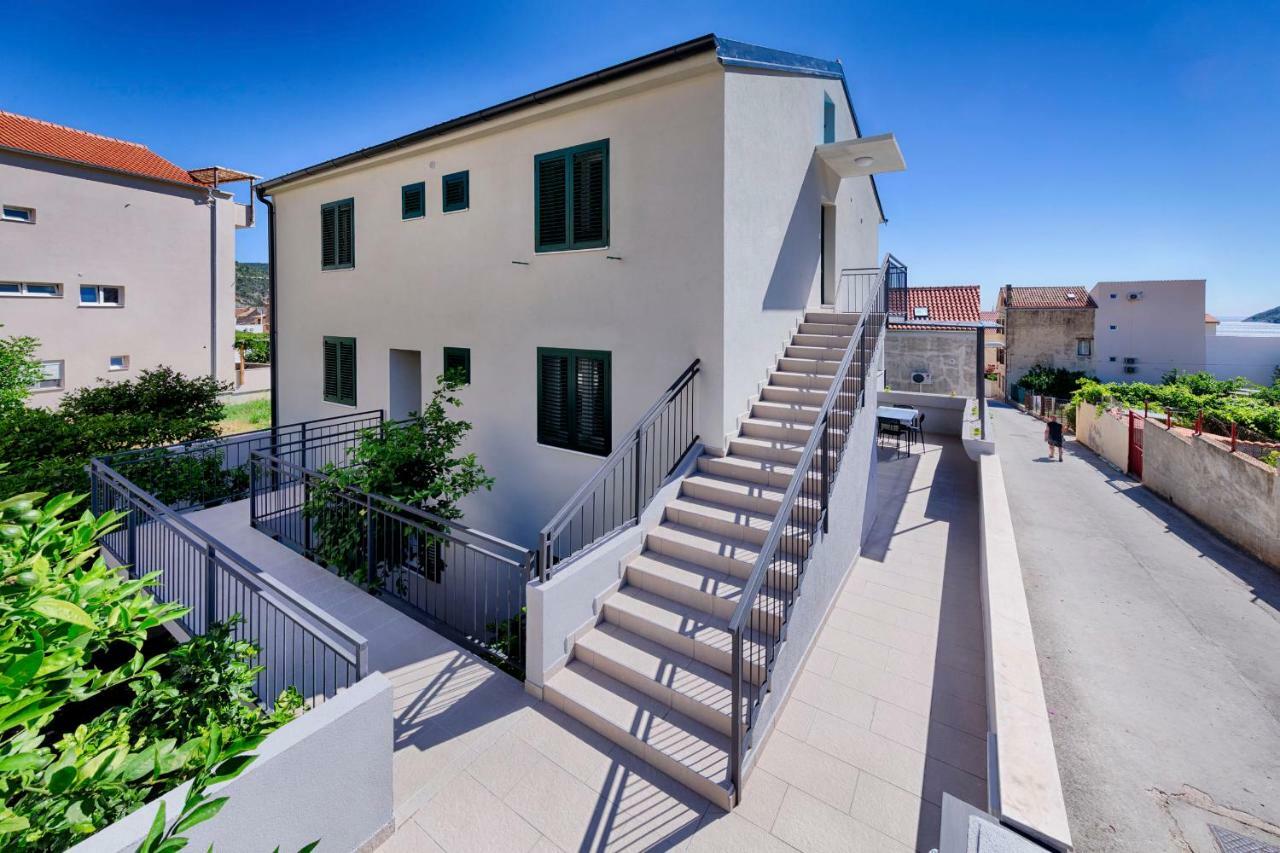 Apartmani Dule Komiza Bagian luar foto
