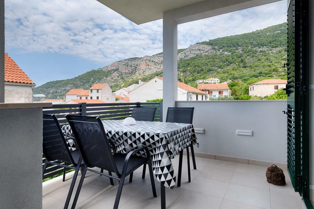 Apartmani Dule Komiza Bagian luar foto