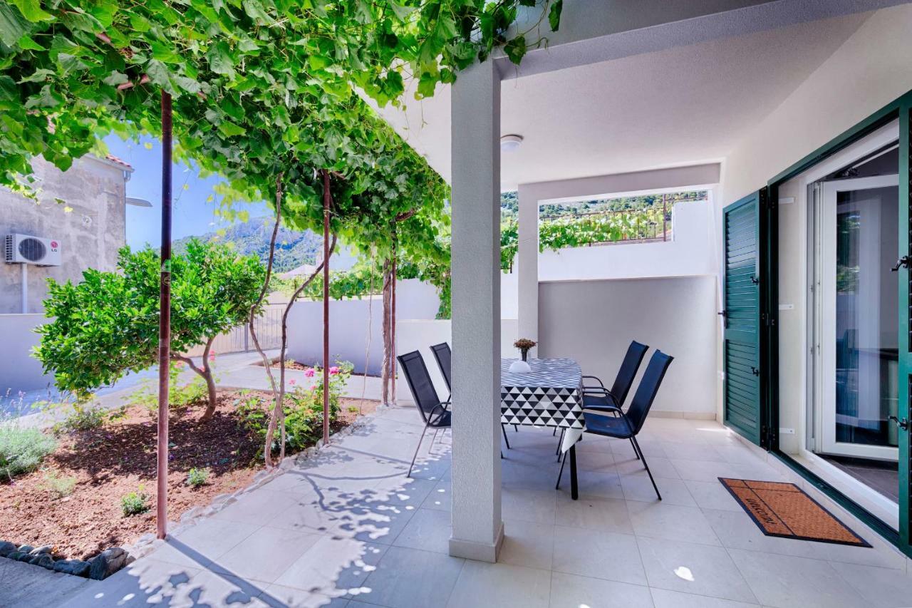 Apartmani Dule Komiza Bagian luar foto