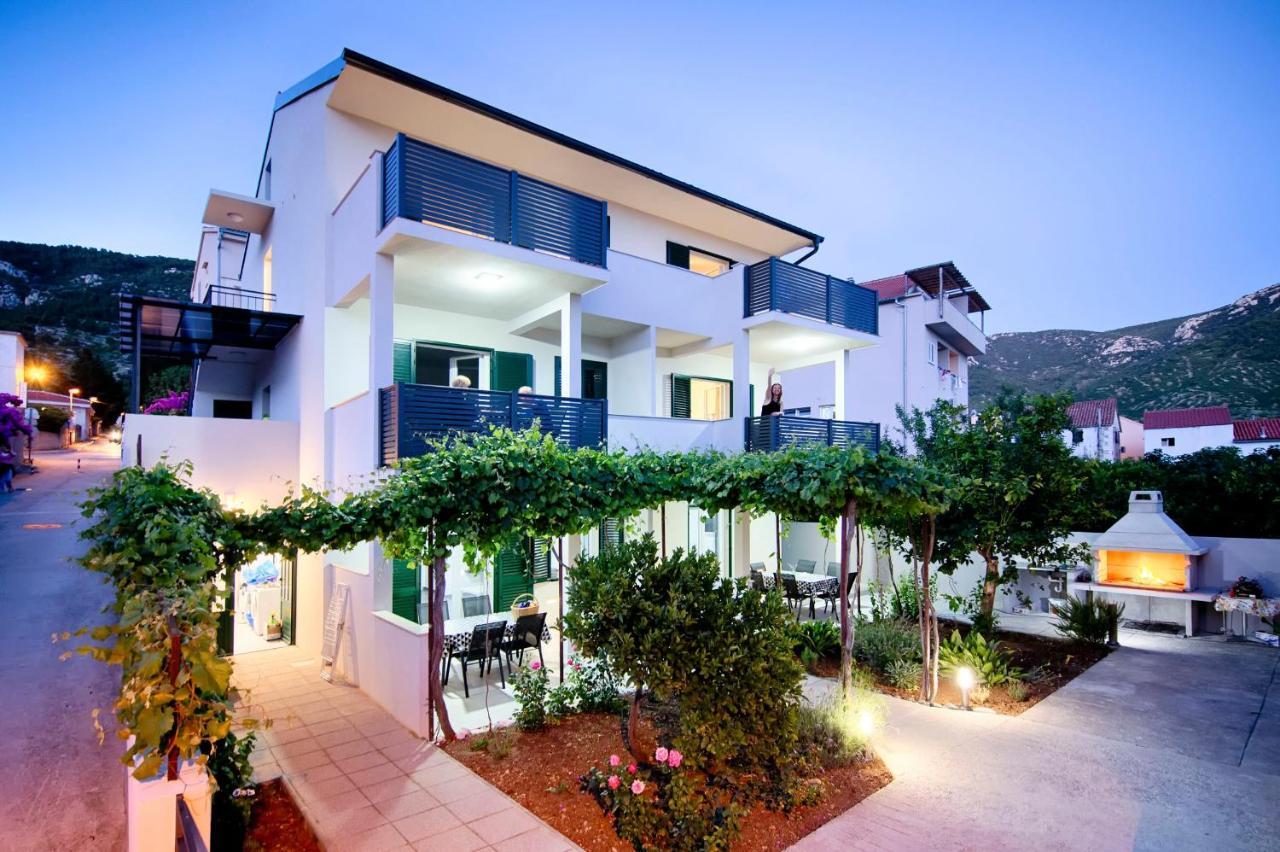 Apartmani Dule Komiza Bagian luar foto